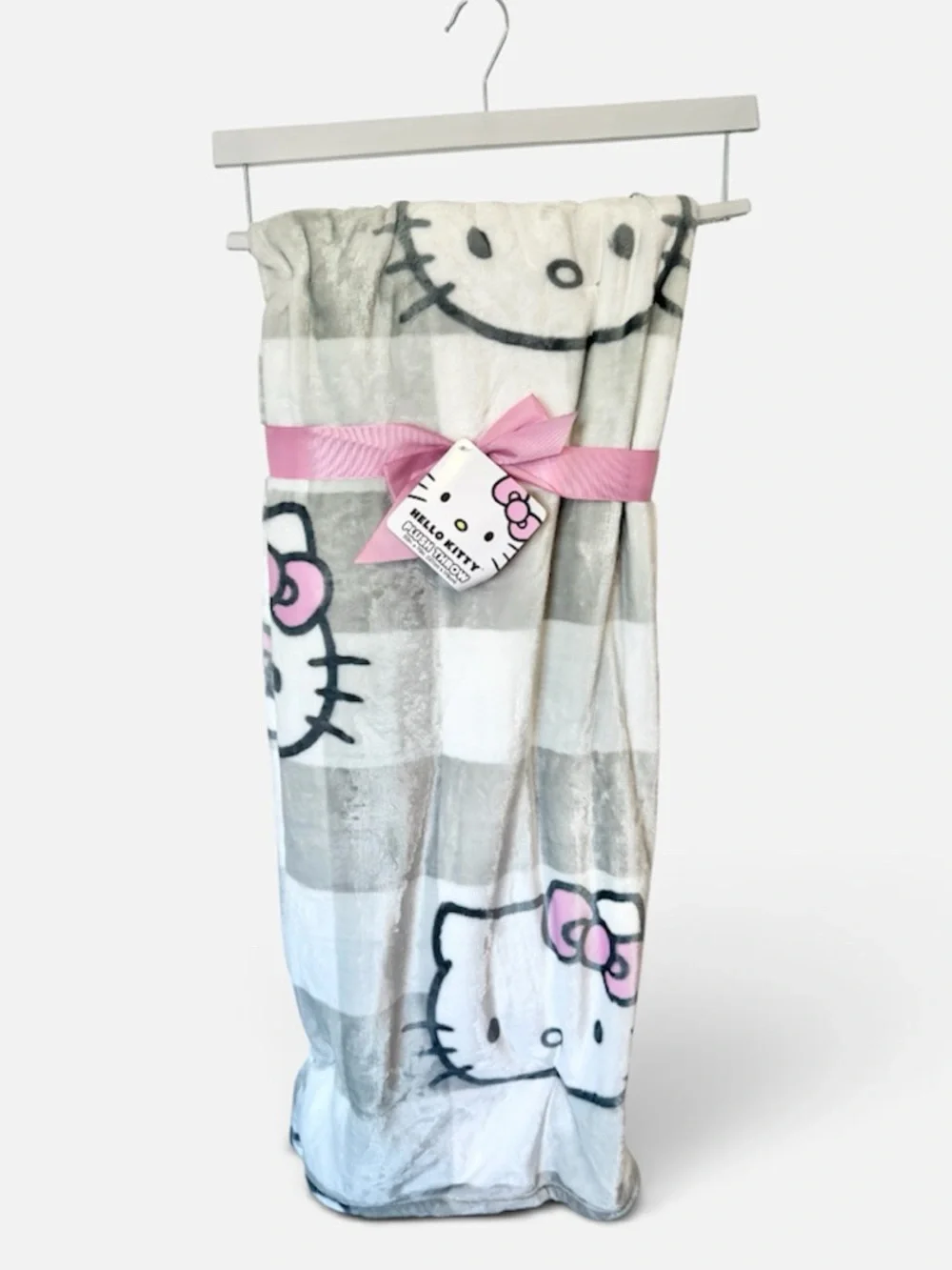 NWT Hello Kitty Gray Plaid Plush Throw Blanket 50x70 Sanrio Viral HTF
